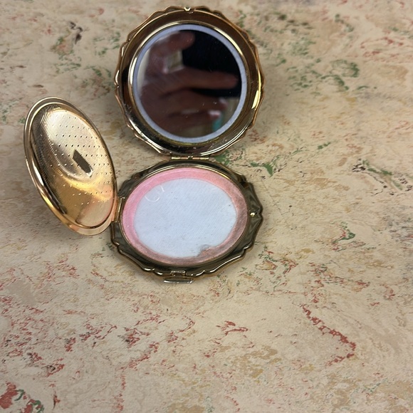 Stratton Wedgwood Compact Green Jasperware Cameo - Picture 3 of 8